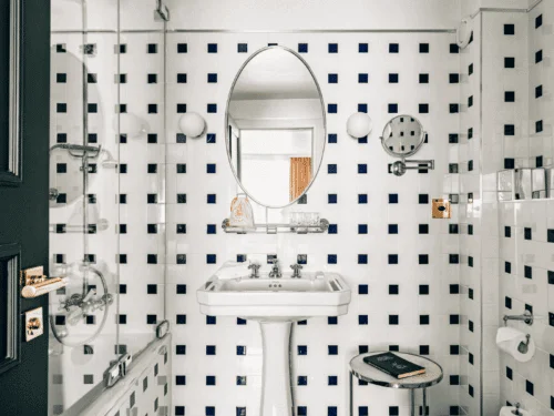 deco salle de bain blanche et bleue