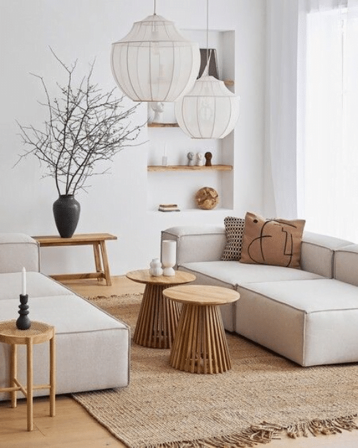 Lire la suite à propos de l’article Le salon Japandi, ou l’art d’une déco zen et nature 🪴