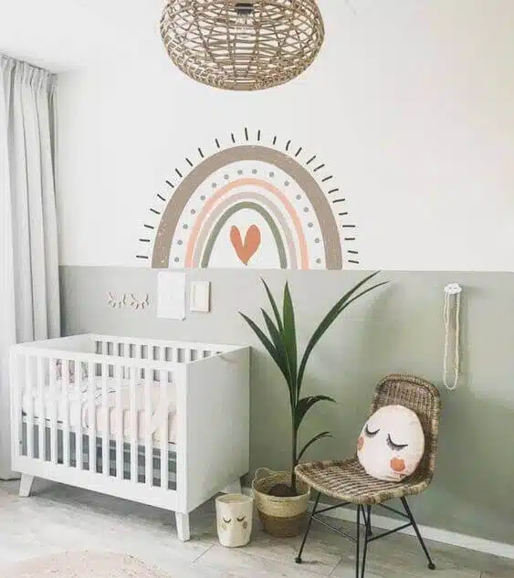 Arc en ciel dans la chambre de bebe